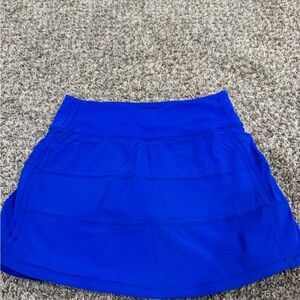 Lululemon Pace Rival Mid-Rise Skirt
Size: 2 Long
Color: Cerulean Blue